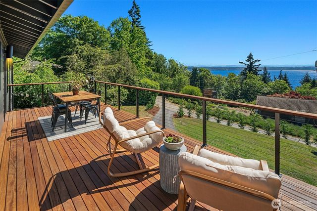 10014 SW 122nd Place, Vashon, WA 98070