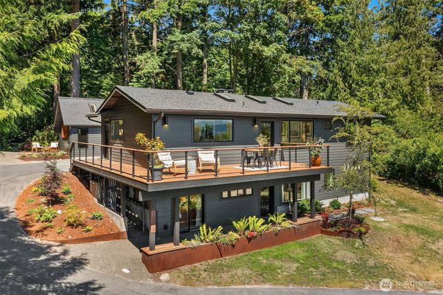 10014 SW 122nd Place, Vashon, WA 98070