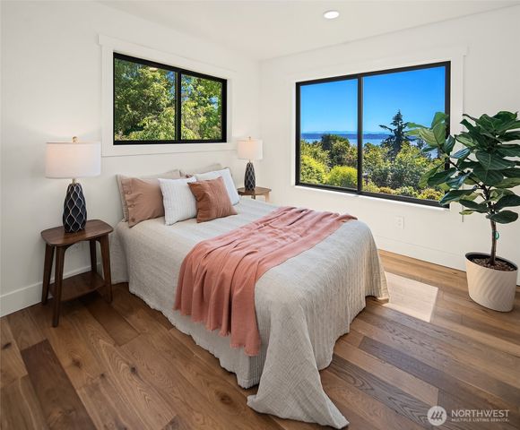 10014 SW 122nd Place, Vashon, WA 98070
