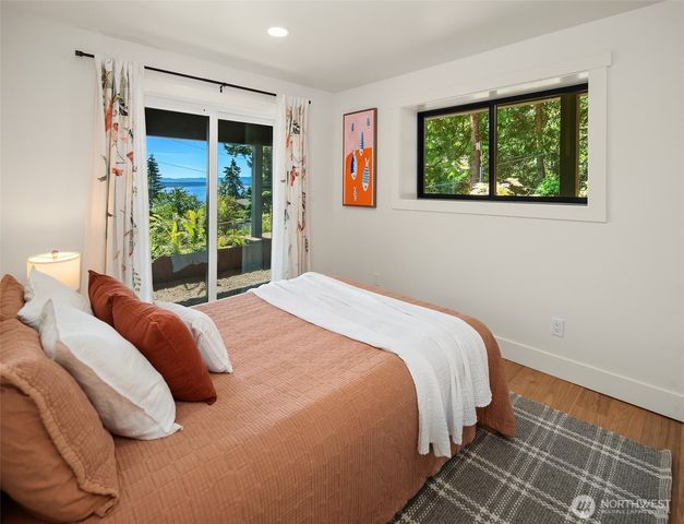 10014 SW 122nd Place, Vashon, WA 98070