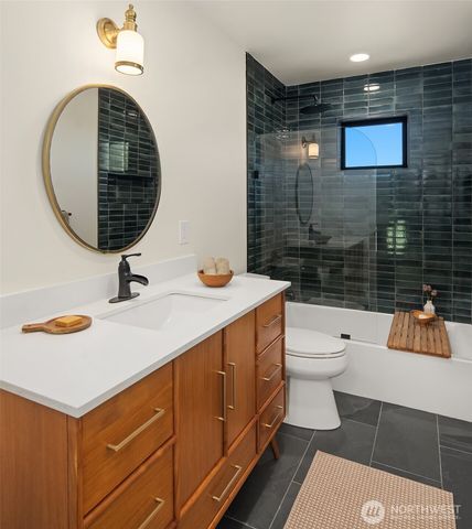 10014 SW 122nd Place, Vashon, WA 98070