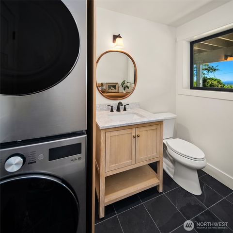 10014 SW 122nd Place, Vashon, WA 98070