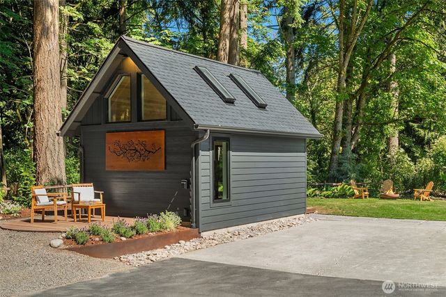 10014 SW 122nd Place, Vashon, WA 98070