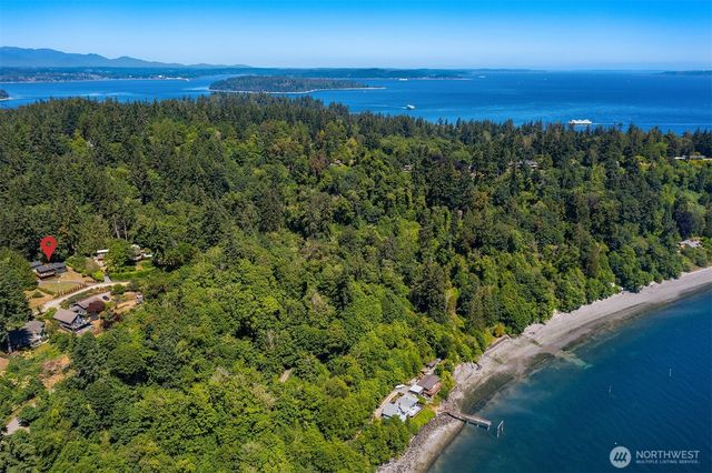 10014 SW 122nd Place, Vashon, WA 98070