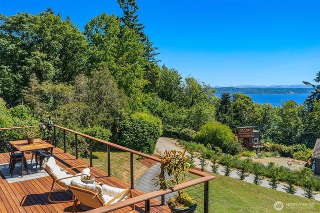 10014 SW 122nd Place, Vashon, WA 98070