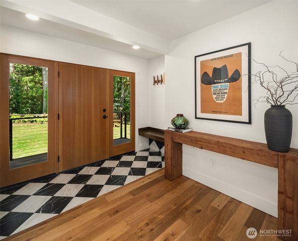 10014 SW 122nd Place, Vashon, WA 98070