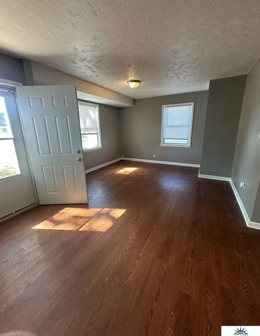 404 W 30th Avenue, Bellevue, NE 68005