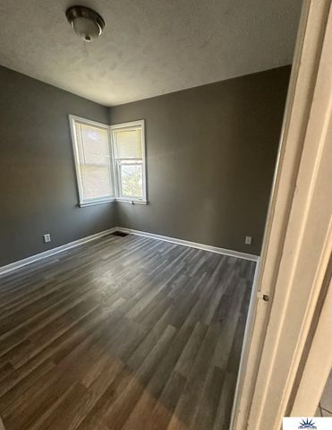 404 W 30th Avenue, Bellevue, NE 68005