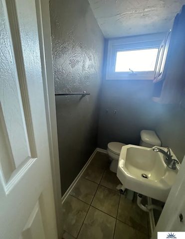 404 W 30th Avenue, Bellevue, NE 68005