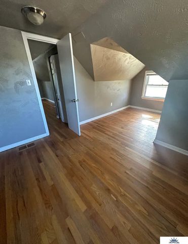 404 W 30th Avenue, Bellevue, NE 68005