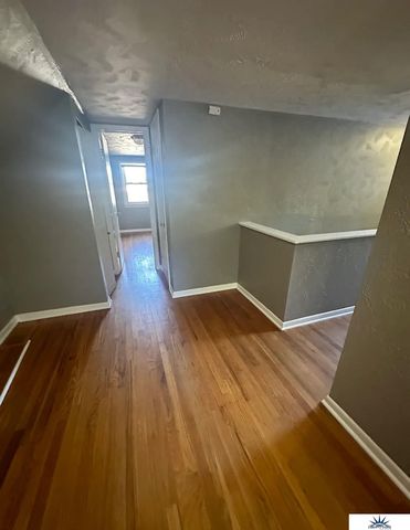 404 W 30th Avenue, Bellevue, NE 68005