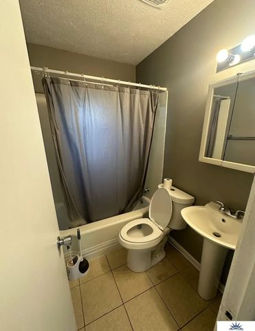 404 W 30th Avenue, Bellevue, NE 68005