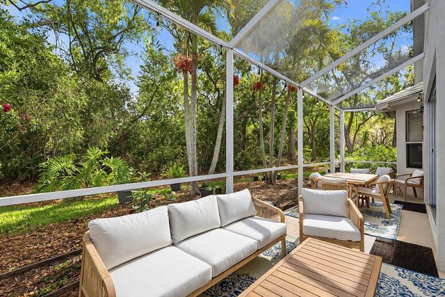 7904 HAMPTON COURT, University Park, FL 34201