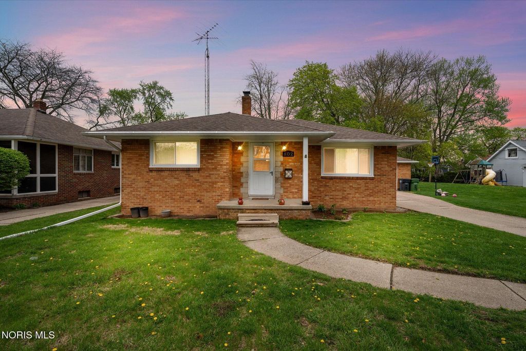 802 Johnson Street, Maumee, OH 43537