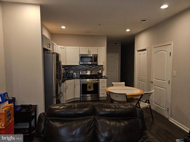 3212 W DIAMOND ST, Philadelphia, PA 19121