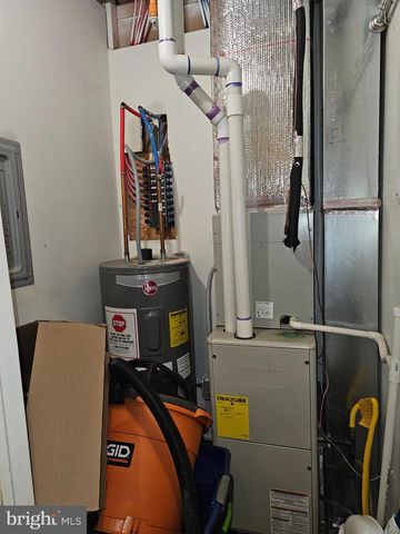 3212 W DIAMOND ST, Philadelphia, PA 19121