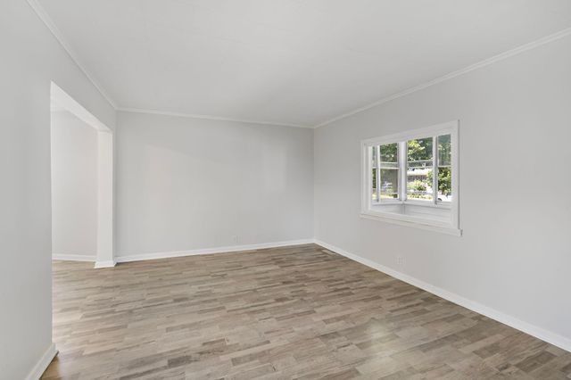 220 Sidney Street E, Saint Paul, MN 55107
