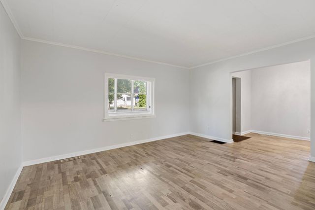 220 Sidney Street E, Saint Paul, MN 55107