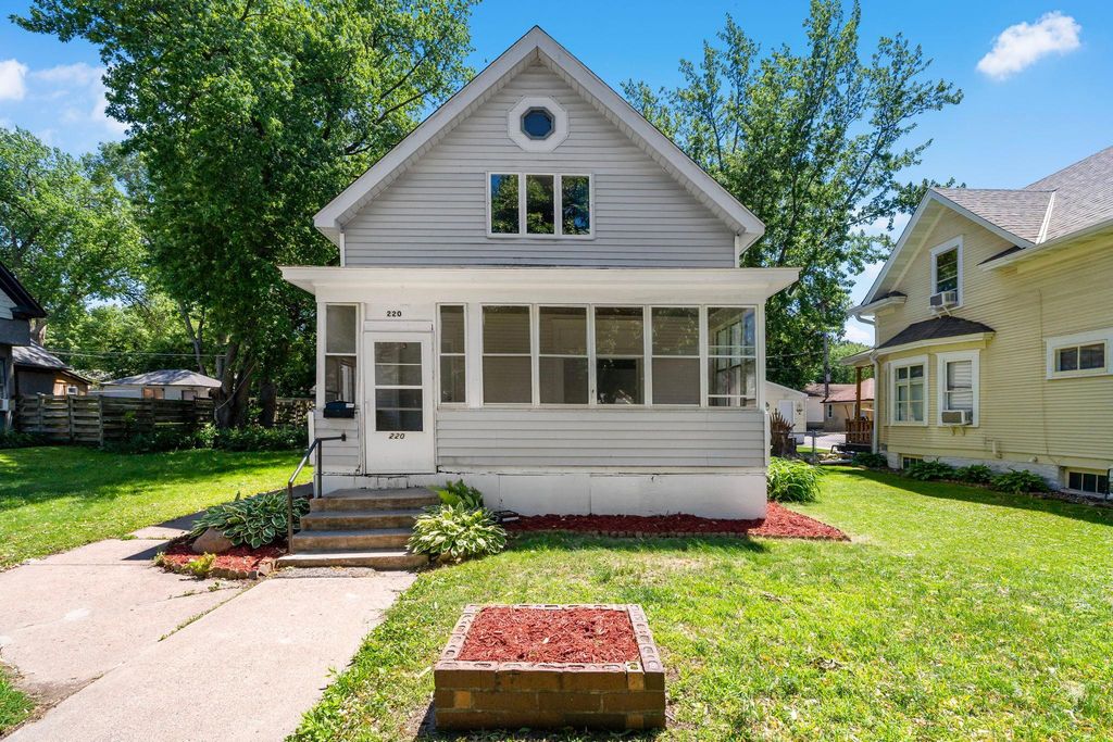 220 Sidney Street E, Saint Paul, MN 55107