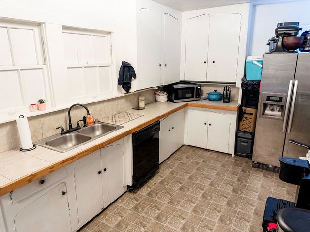1136 W Long Street, Stephenville, TX 76401