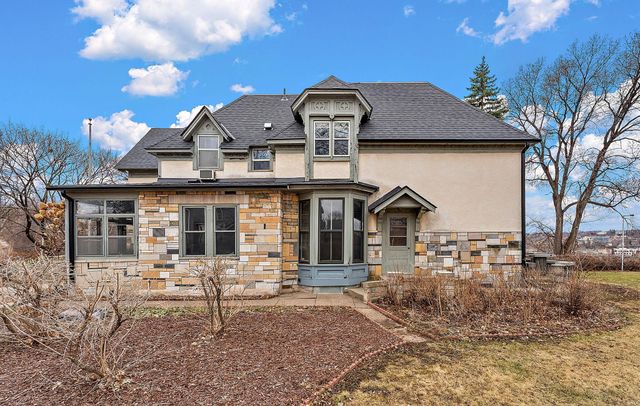 231 Isabel Street W, Saint Paul, MN 55107