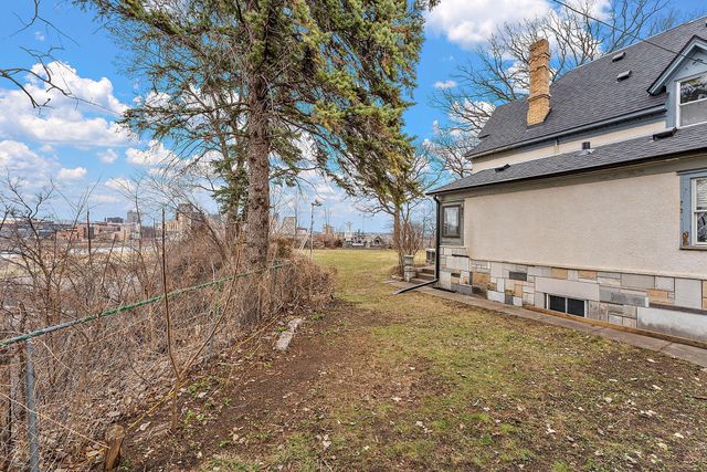 231 Isabel Street W, Saint Paul, MN 55107