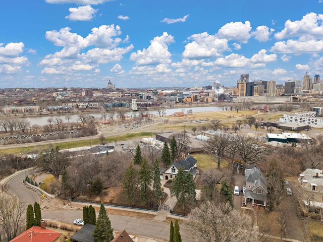 231 Isabel Street W, Saint Paul, MN 55107