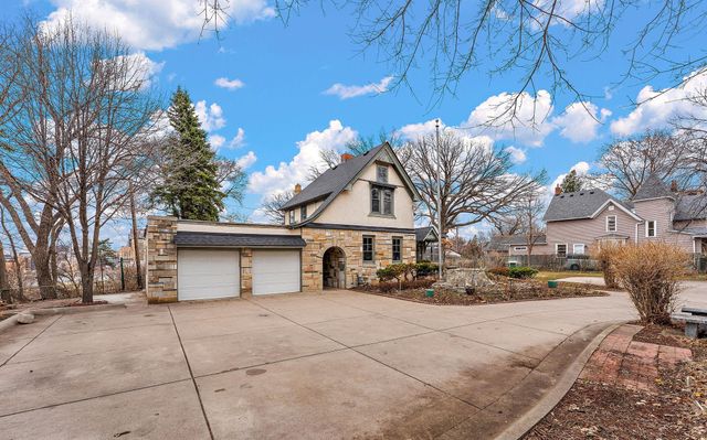 231 Isabel Street W, Saint Paul, MN 55107