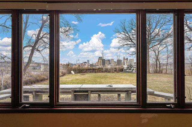 231 Isabel Street W, Saint Paul, MN 55107