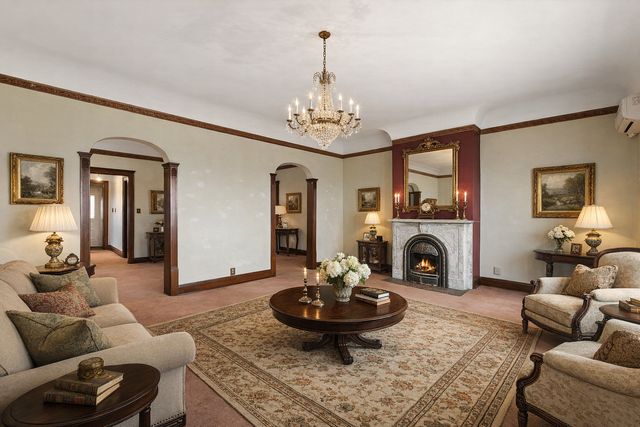 231 Isabel Street W, Saint Paul, MN 55107