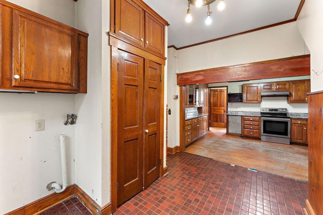 231 Isabel Street W, Saint Paul, MN 55107