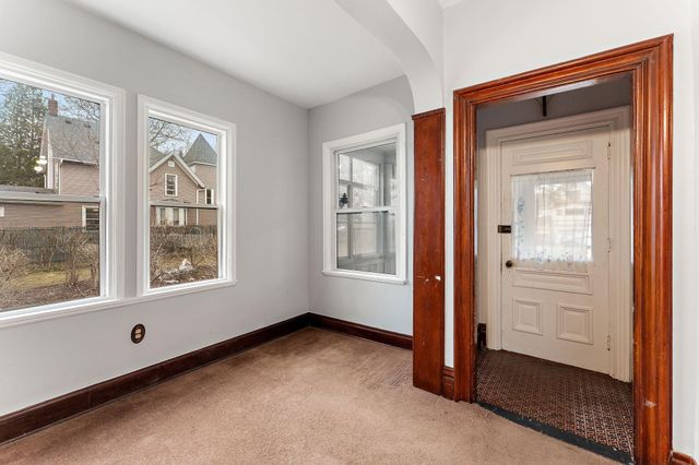 231 Isabel Street W, Saint Paul, MN 55107