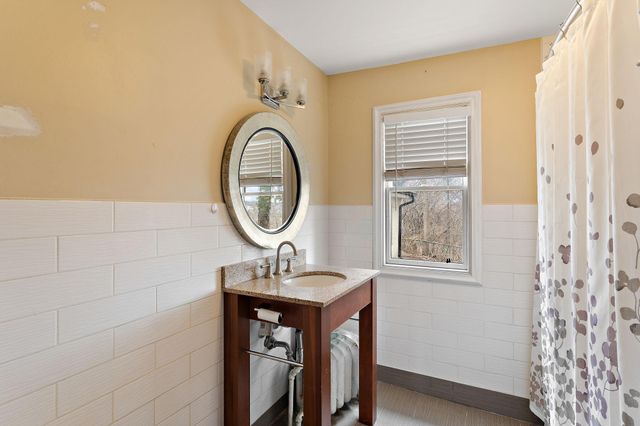 231 Isabel Street W, Saint Paul, MN 55107