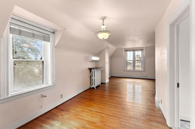 231 Isabel Street W, Saint Paul, MN 55107