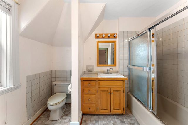 231 Isabel Street W, Saint Paul, MN 55107