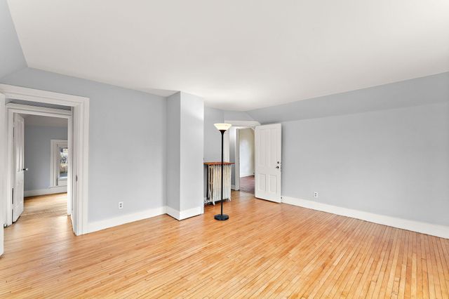 231 Isabel Street W, Saint Paul, MN 55107