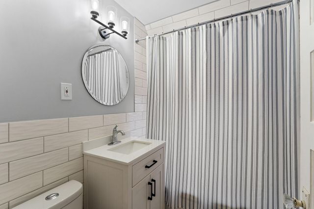 231 Isabel Street W, Saint Paul, MN 55107