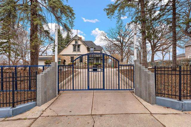 231 Isabel Street W, Saint Paul, MN 55107