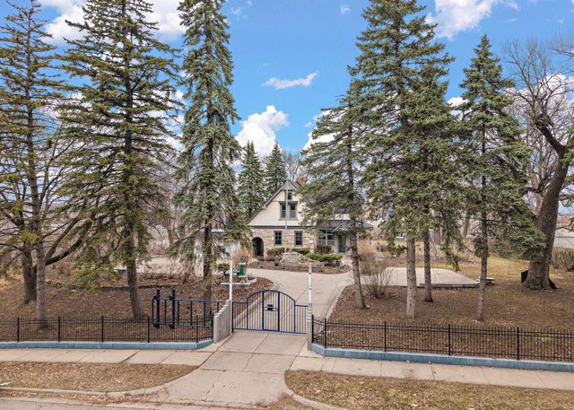 231 Isabel Street W, Saint Paul, MN 55107