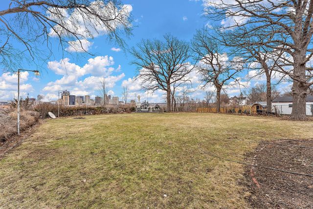 231 Isabel Street W, Saint Paul, MN 55107