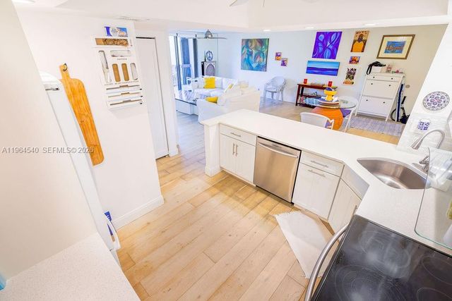 4201 N Ocean Drive 304, Hollywood, FL 33019