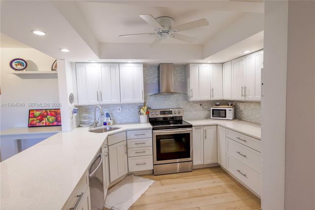 4201 N Ocean Drive 304, Hollywood, FL 33019