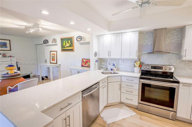 4201 N Ocean Drive 304, Hollywood, FL 33019
