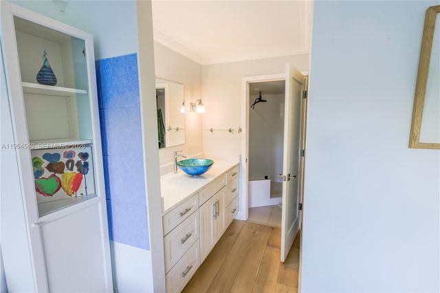 4201 N Ocean Drive 304, Hollywood, FL 33019