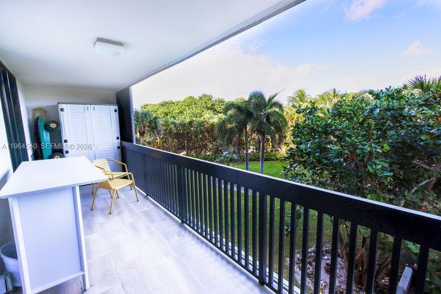 4201 N Ocean Drive 304, Hollywood, FL 33019