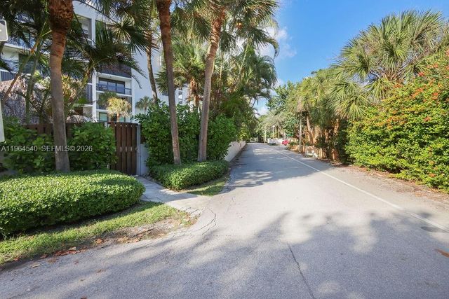 4201 N Ocean Drive 304, Hollywood, FL 33019