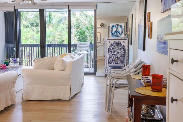 4201 N Ocean Drive 304, Hollywood, FL 33019
