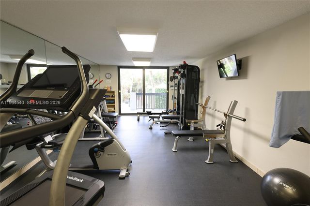 4201 N Ocean Drive 304, Hollywood, FL 33019