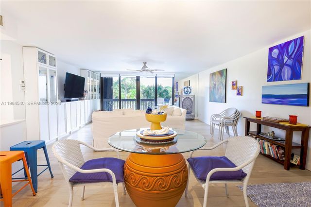 4201 N Ocean Drive 304, Hollywood, FL 33019