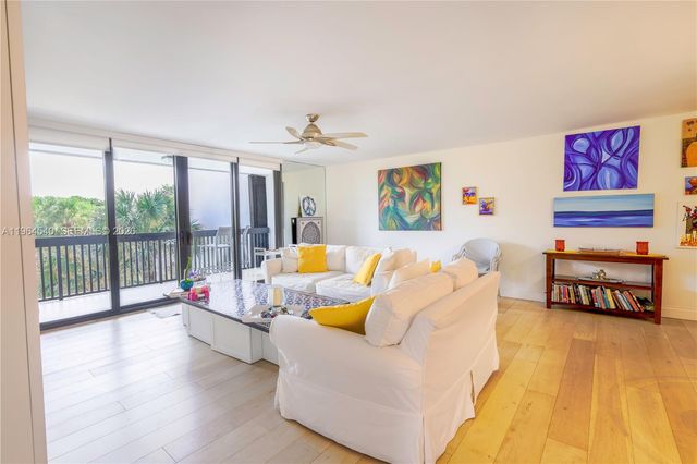 4201 N Ocean Drive 304, Hollywood, FL 33019
